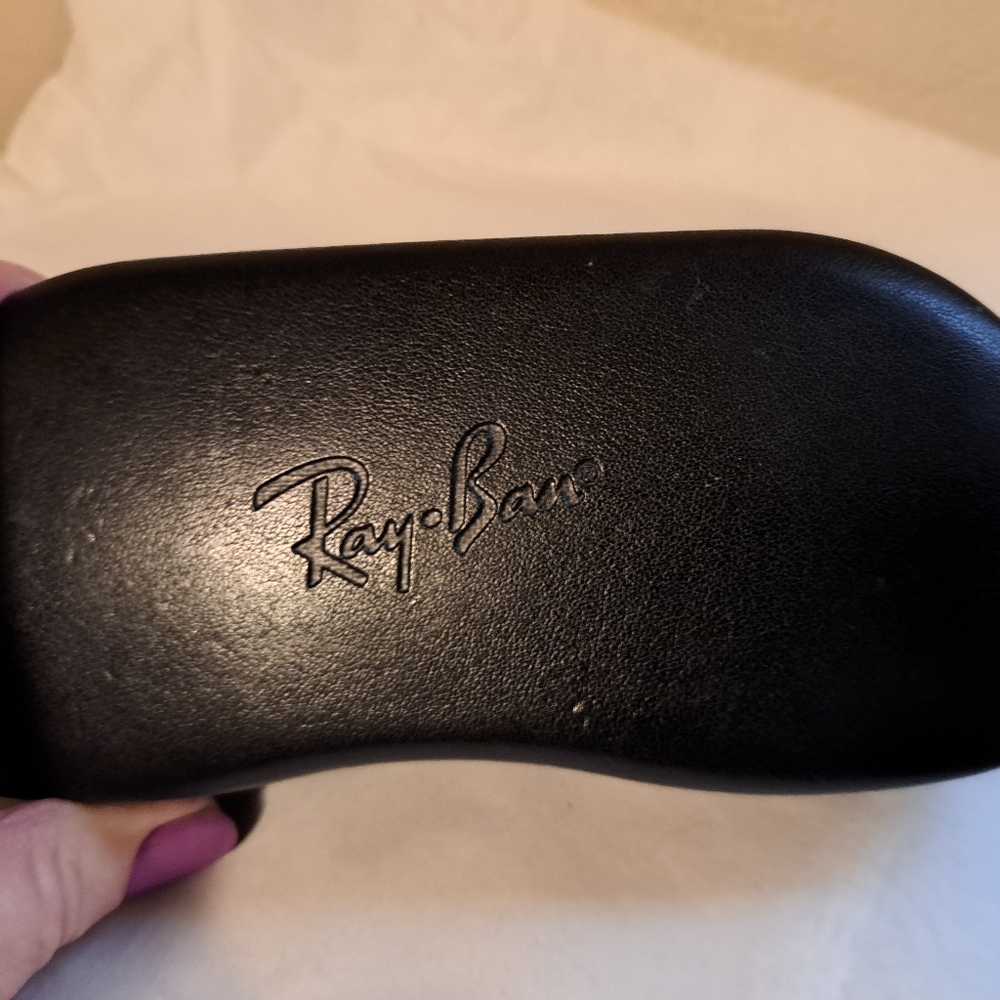 Ray Ban black hard shell glass case sunglasses nice
